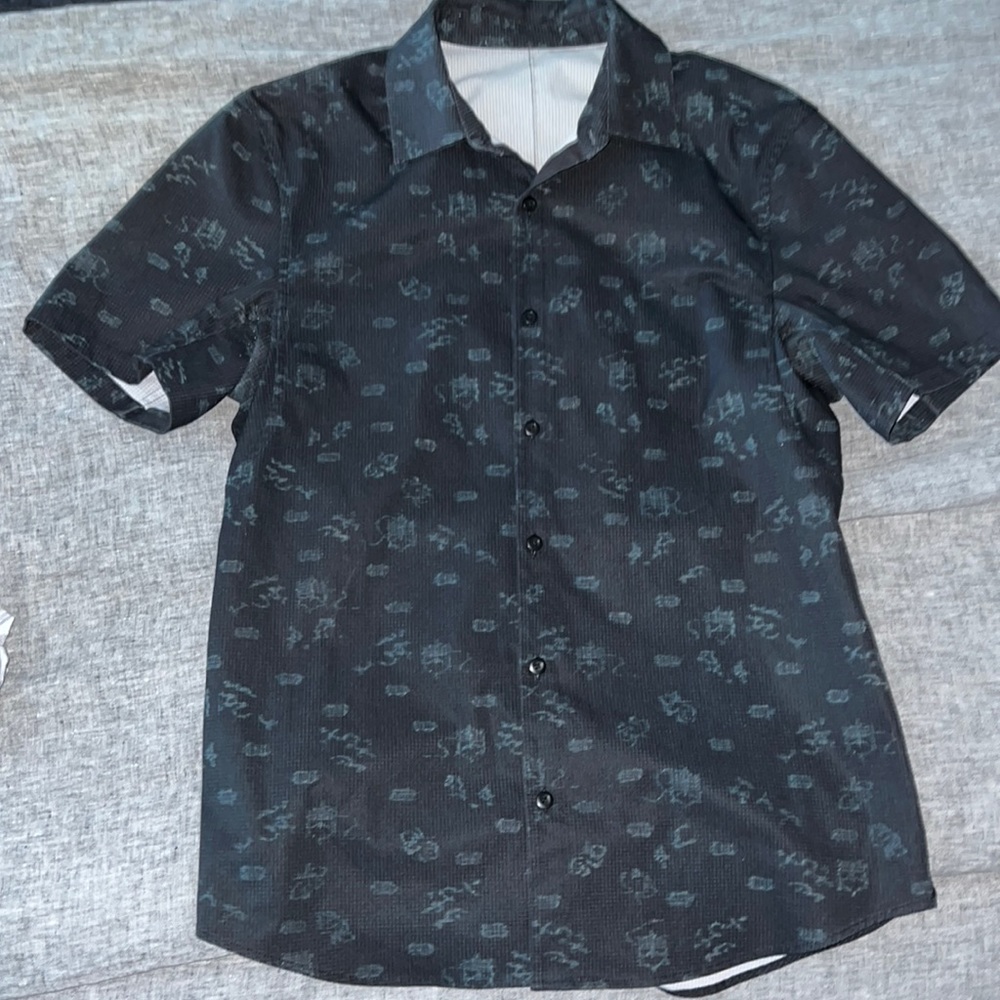 Lululemon mens airing easy ss button down M